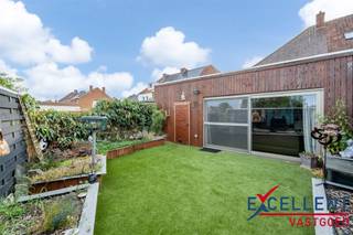 Bent u op zoek naar een energiezuinige, instapklare woning die stad en rust perfect combineert? Dan is deze woonst precies wat u zoekt!Deze...