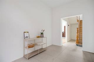 Gerenoveerd hoekhuis met ruim dakterras ten midden van Oud-Berchem OMGEVINGOud-Berchem, een bruisende buurt met statige herenhuizen, gezellige...