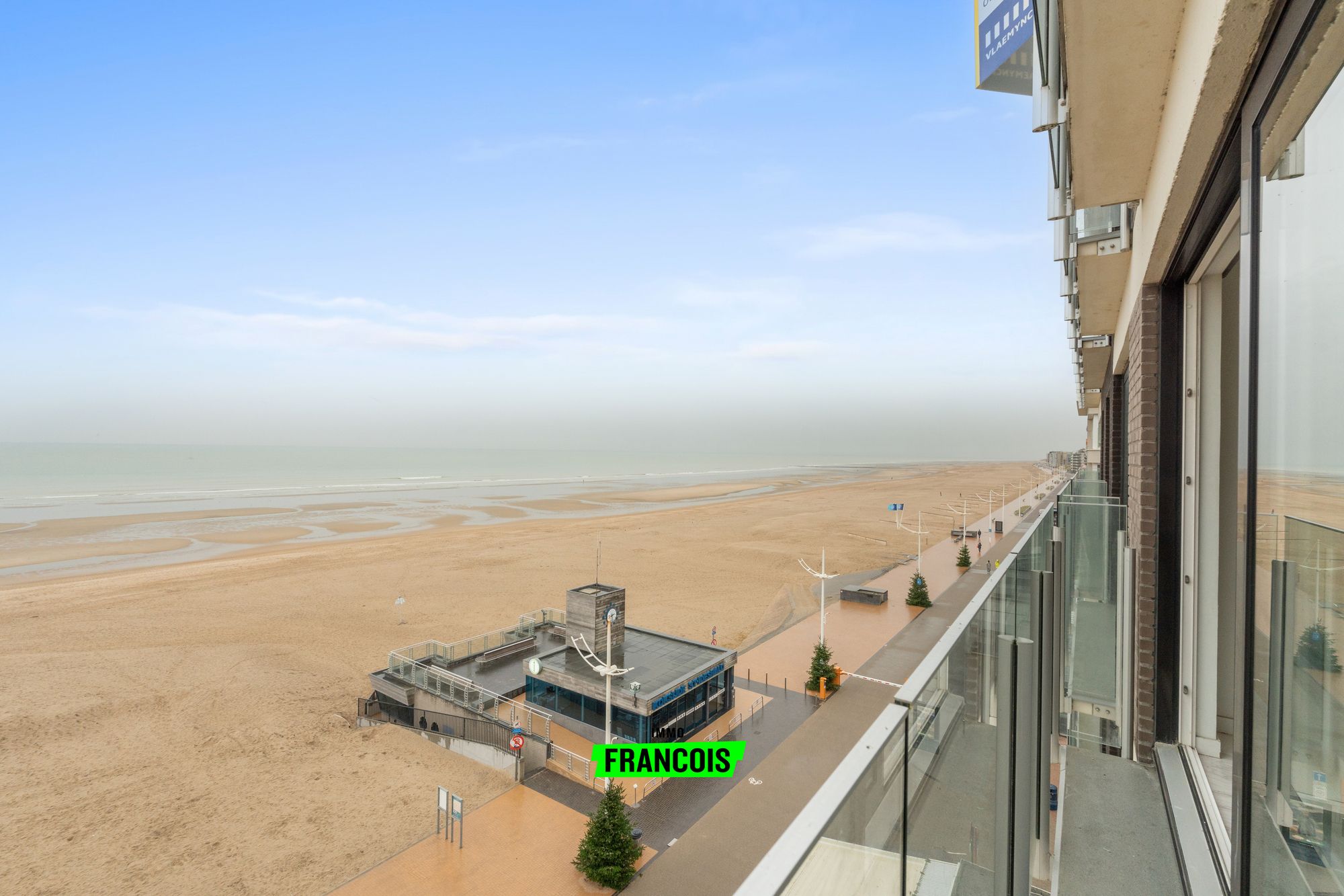 PRACHTIG APPARTEMENT MET FRONTAAL ZEEZICHT te Sint-Idesbald - foto 2