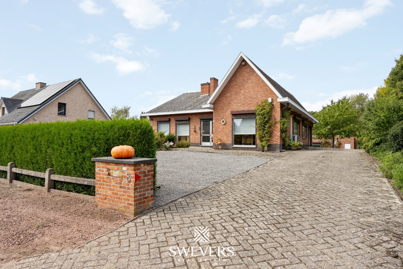 Gelijkvloerse woning met ruim magazijn op 34a 11ca - foto 2