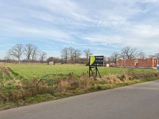 Deze bouwgrond voor open bebouwing van 748 m² is rustig gelegen in Balen-Olmen.Het perceel heeft een straatbreedte van 15 meter, een diepte van ca 49...