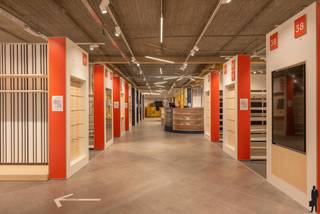 Huurprijs: 6.000 EUR per maandHuurwaarborg = 3 maanden huurKosten plaatsbeschrijving zijn 50/50 te betalen door huurder en verhuurderBeschikbaar:...