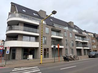 Deze instapklare assistentiewoning van 68 m² is gelegen in Residentie Zilvermeers, een erkende residentie voor actieve en zelfstandige 65-plussers...