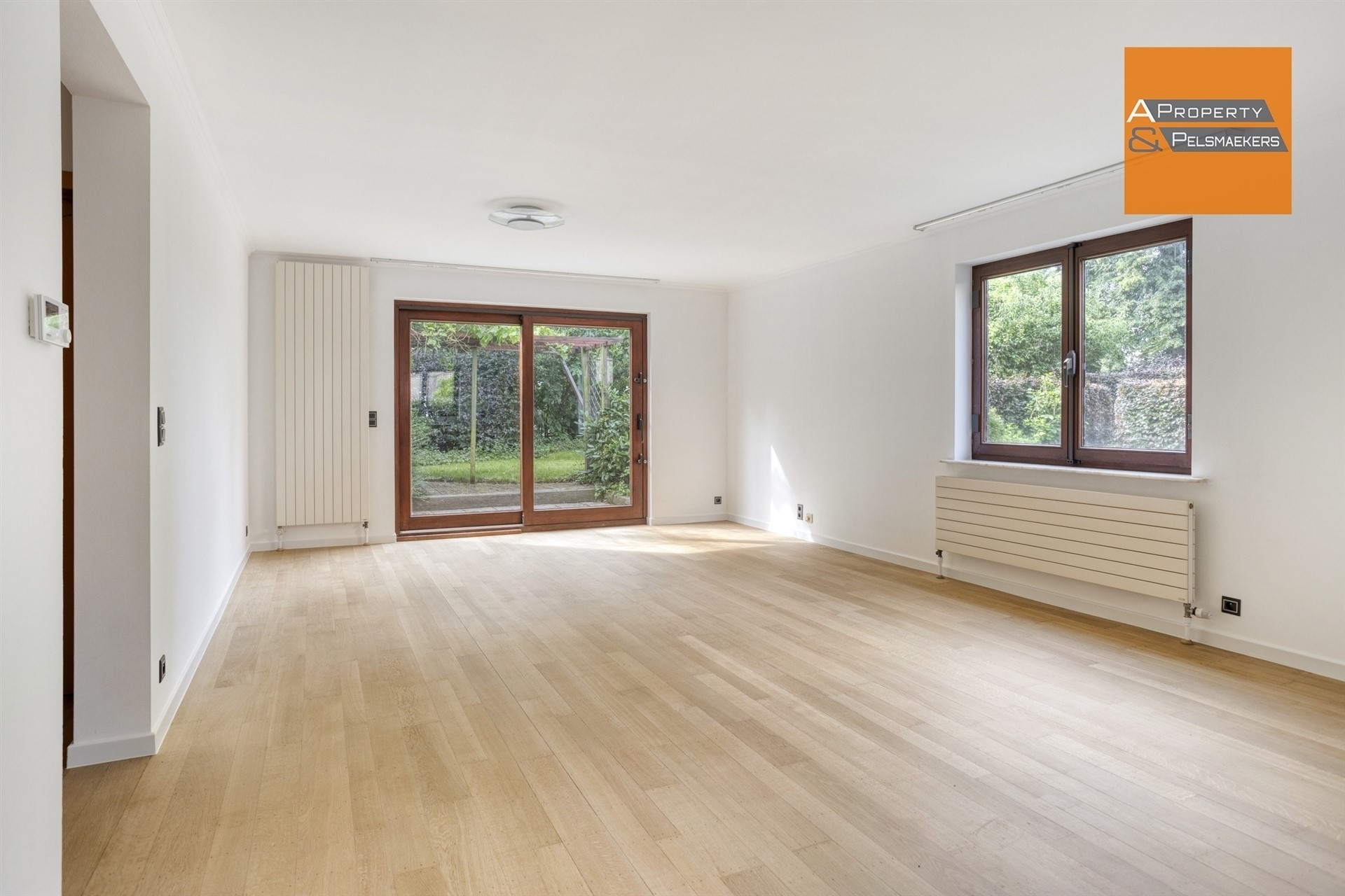 2 slaapkamer appartement met grote tuin - foto 3
