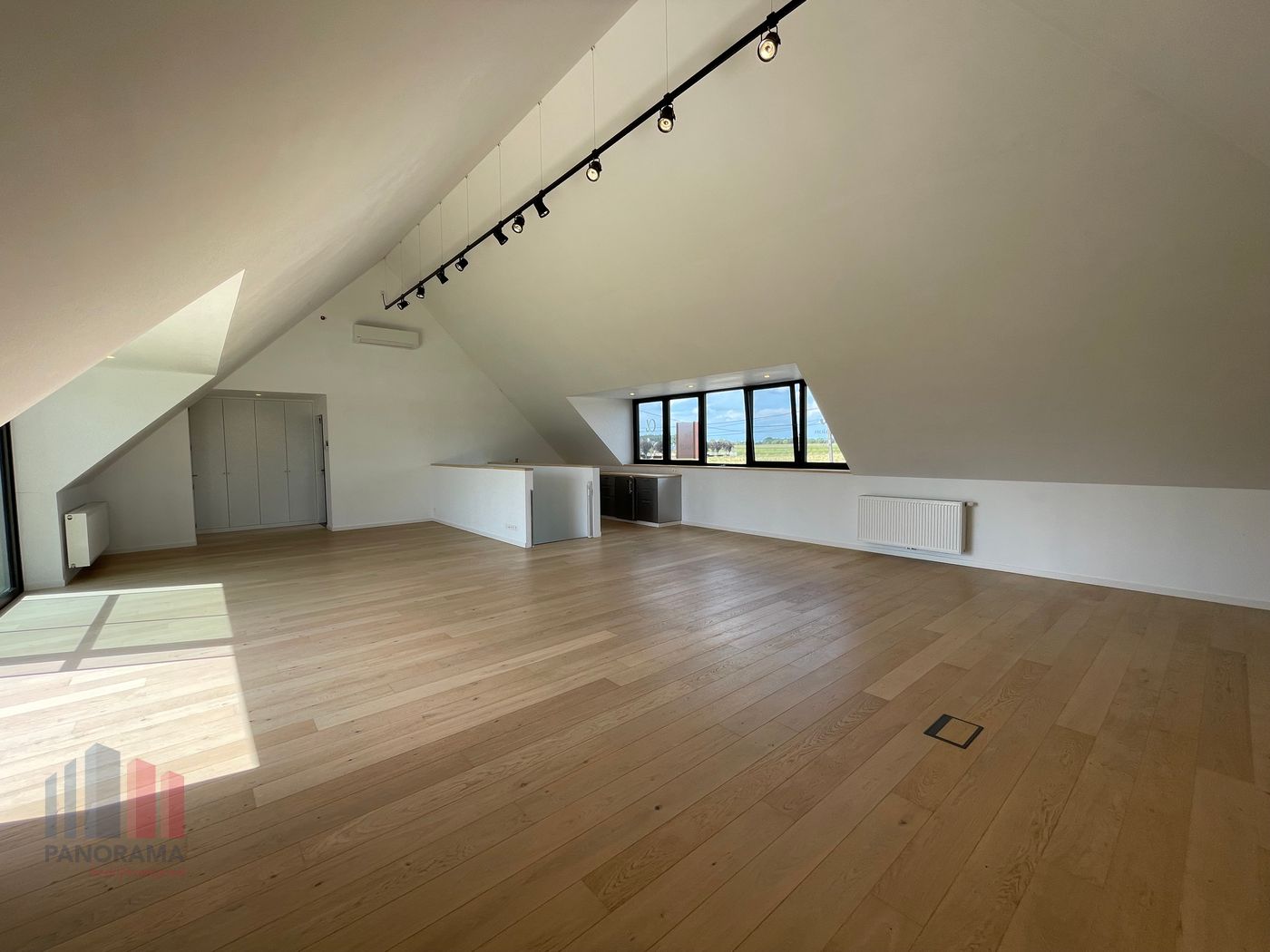 240 m² instapklaar & modern kantoor met terras te Deinze - foto 2