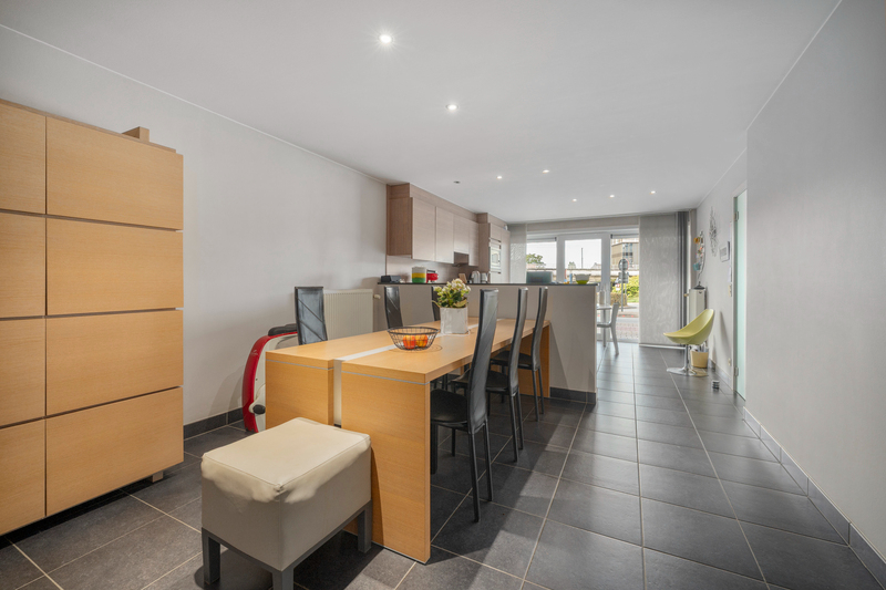 Roeselare-Centrum – Luxueus appartement met commerciële mogelijkheid - foto 4