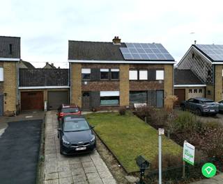 Deze ruime woning is gelegen op een uiterst centrale ligging in één rustige wijk, dit kortbij het centrum, Bosmolens, autosnelweg, winkels en...