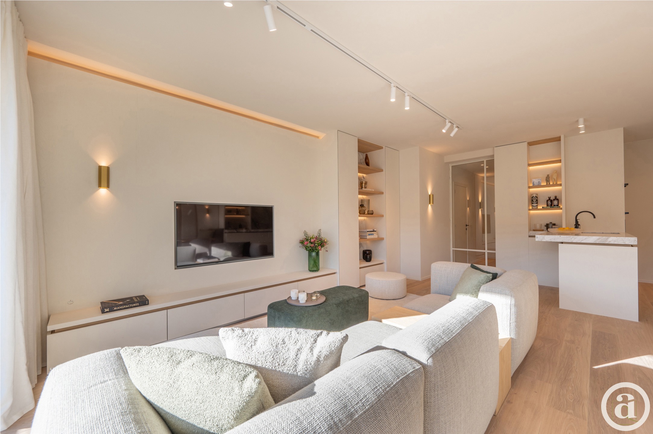 Luxueus gerenoveerd appartement vlakbij de winkels, het strand en de zee. - foto 4