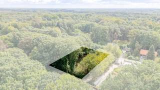 Prachtige bouwgrond op de Heide te Waasmunster met mogelijkheid op een groot bouwvolume door de praktische perceelsvorm.<br /><br />Deze bouwgrond in de Fortenstraat in Waasmunster biedt een uitstekende opportuniteit voor wie een Villa / open bebouwing wil realiseren op een aantrekkelijke en bosrijke locatie op de Heide. Dankzij de mooie straatbreedte en de praktische perceelsvorm geniet u van heel wat mogelijkheden om uw droomwoning te ontwerpen. Het perceel laat een groot bouwvolume toe, ideaal voor wie op zoek is naar comfort, licht en grote leefruimtes. De rustige ligging combineert vlotte bereikbaarheid met een aangename groene woonomgeving. Een unieke opportuniteit voor wie een woning volledig naar eigen smaak wil bouwen!<br /><br />Troeven:<br />• Gelegen op de Heide in Waasmunster<br />• Groot bouwvolume mogelijk<br />• Praktische perceelsvorm en mooie straatbreedte<br />• Bouwgrond geschikt voor een open bebouwing - Villa<br /><br />Neem vandaag nog contact op met je ERA-makelaar voor meer informatie in verband met de bouwvoorschriften.<br /><br />JOUW DROOMLOCATIE. ZO GEVONDEN!