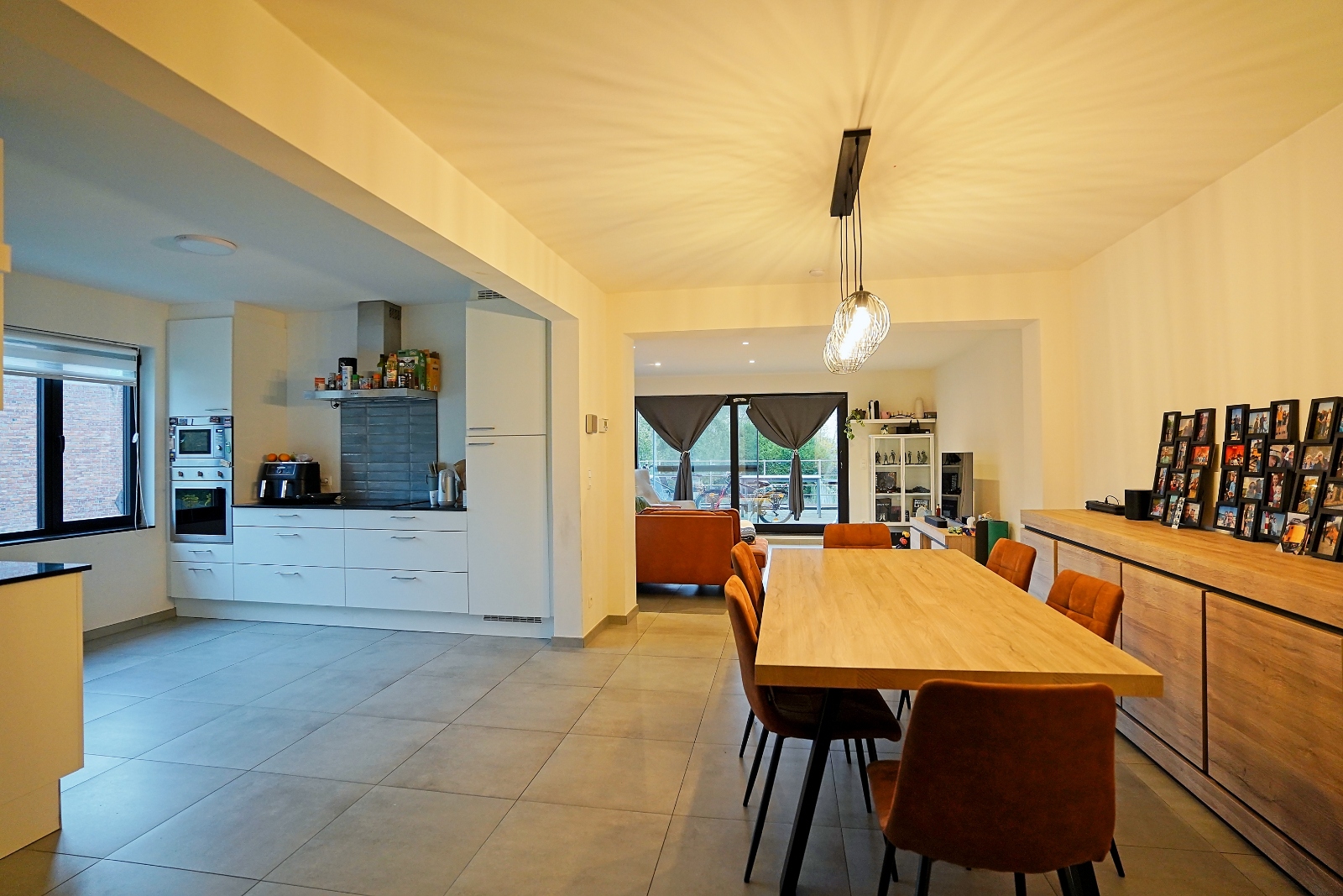 Compleet gerenoveerd duplex appartement met 3 slaapkamers te Belsele - foto 2