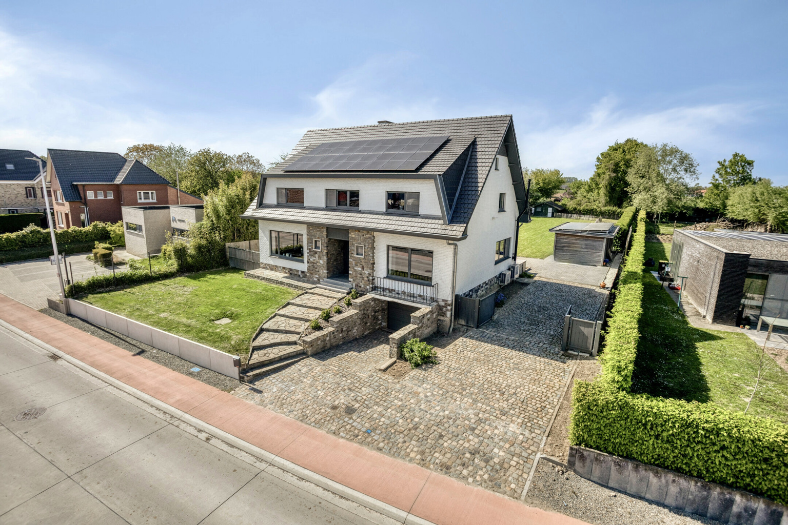MOOIE, VOLLEDIG GERENOVEERDE WONING MET TUIN  - foto 5