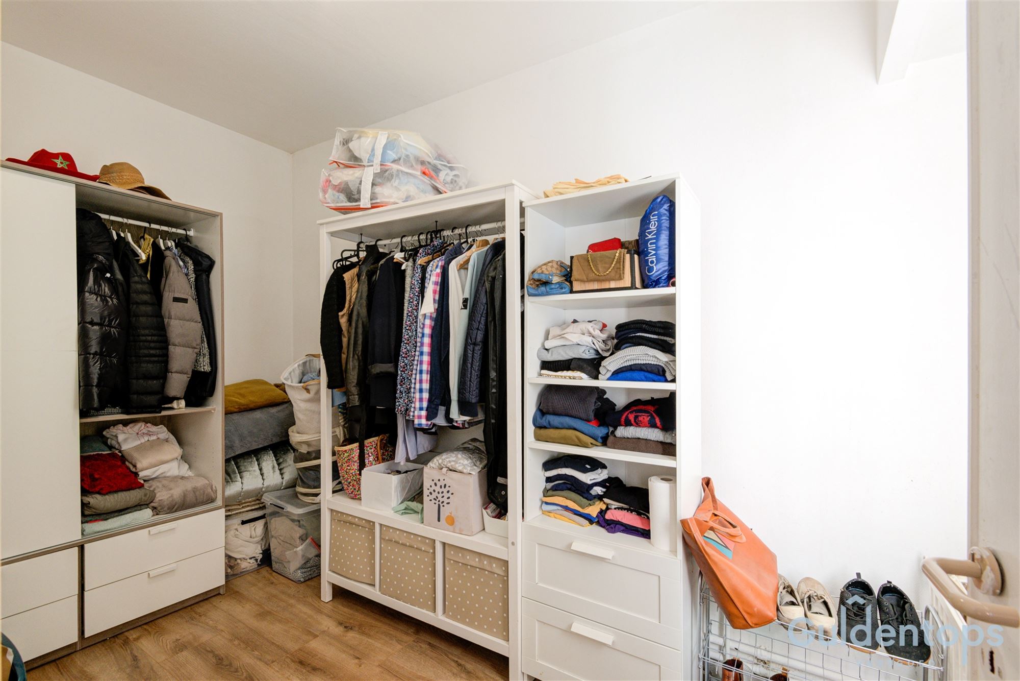 knap gelegen ruim 2 slaapkamerappartement mét tuin - foto 4