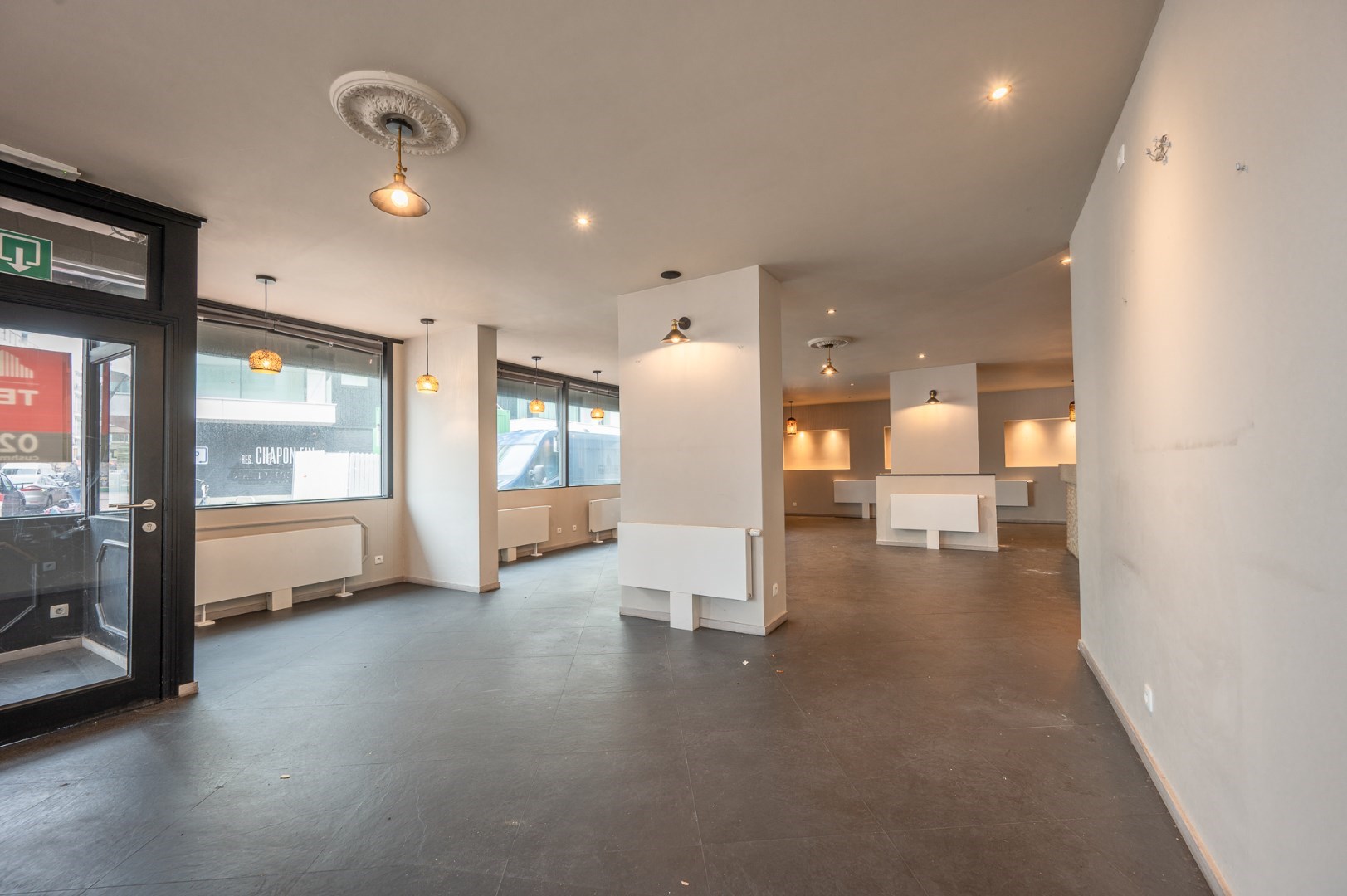 Corner commercial property at a prime location on Kustlaan 24, Knokke. - photo 5