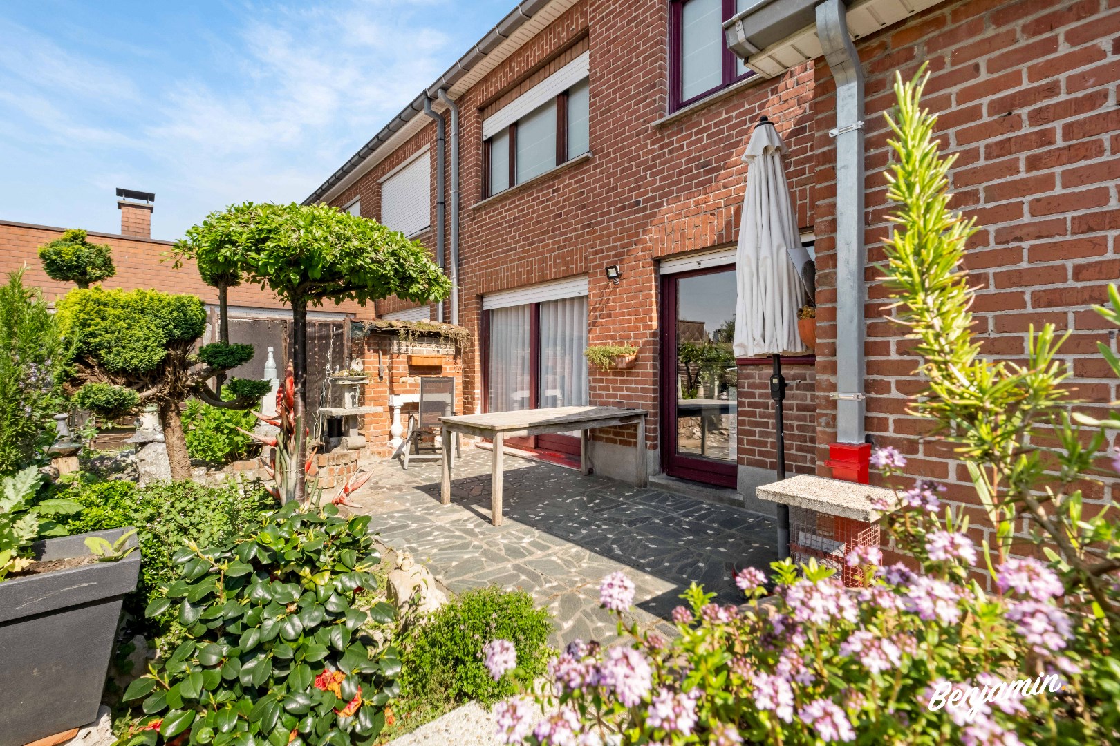 Halfopen woning met 3 slaapkamers, garage en tuin met uitweg in Harelbeke - foto 2