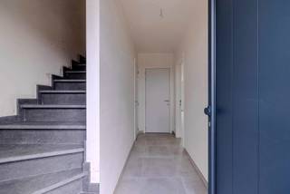 Nieuwbouw HOB met e-peil < 10, bevat 3 / 4 slaapkamers, 2 badkamers, tuin en garage. Rustig gelegen met zicht op beschermde groenzone, doch...