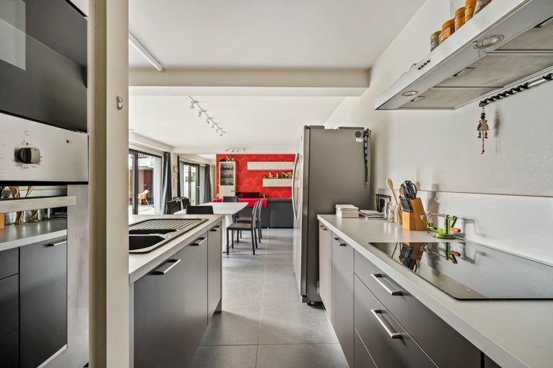 Ruim gelijkvloers appartement (Loft) met 2 slaapkamers en privé-stadstuin in het centrum (aankoop garage én standplaats mogelijk) - foto 4