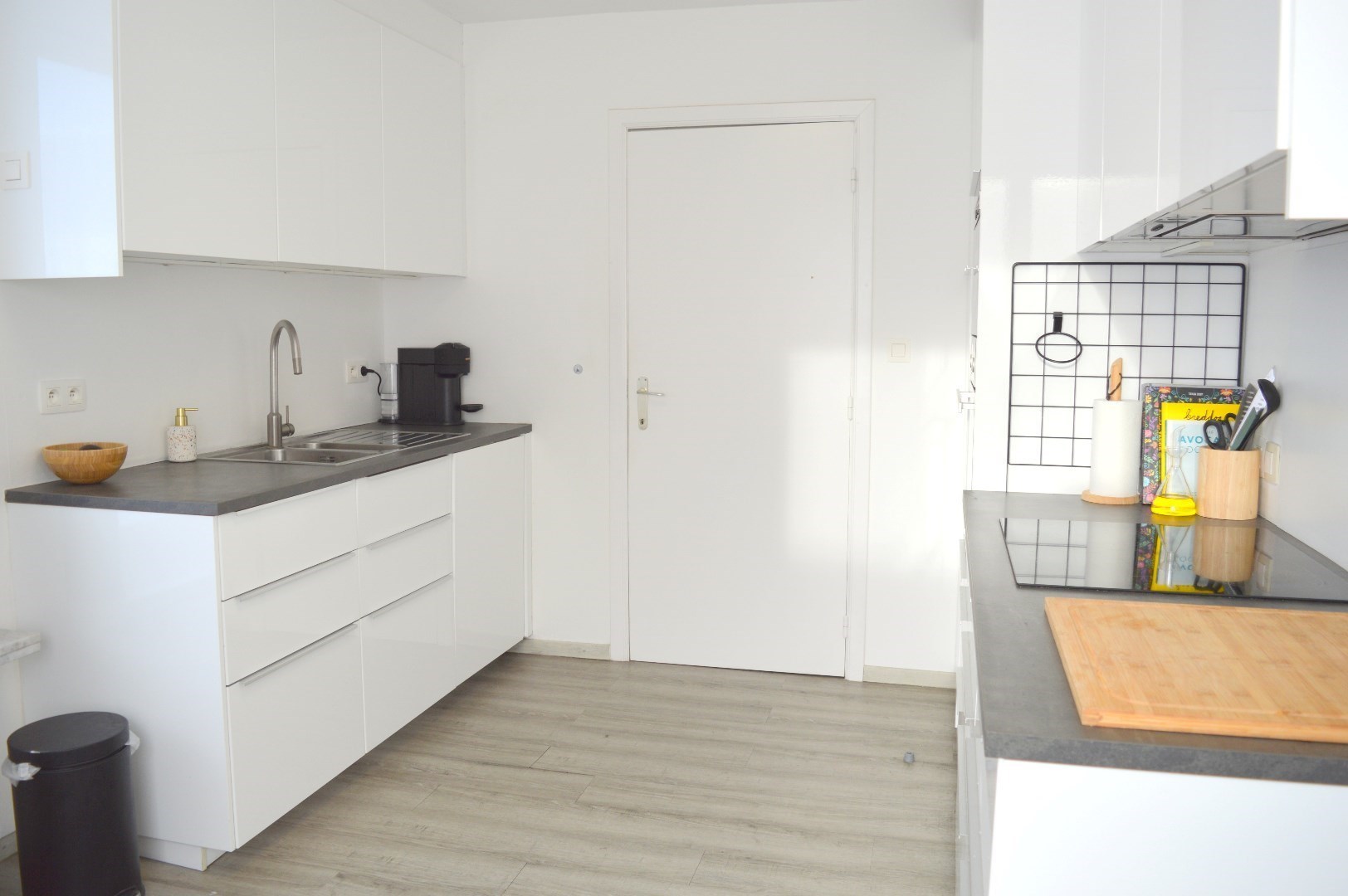 Vernieuwd 2 slaapkamer appartement in het centrum van Gullegem - foto 3