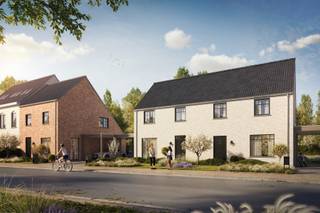 Jouw nieuwe thuis, helemaal naar jouw smaak<br /><br />Als koper krijg je bij deze nieuwbouwwoningen de unieke kans om zelf mee te bepalen hoe jouw woning eruitziet. Van vloer- en wandafwerking tot sanitaire toestellen en keuken: samen met onze betrouwbare partnerleveranciers kies je de materialen en afwerking die passen bij jouw persoonlijke stijl én budget.<br /><br />Praktische en ruime indeling<br /><br />Gelijkvloers<br />Je komt binnen in een ruime inkomhal met gastentoilet. Van hieruit kom je in de lichtrijke leefruimte met open keuken, een aangename plek om te koken, te ontspannen en samen te genieten. Daarnaast beschikt de woning over een ruime, praktische berging.<br /><br />Verdieping<br />Op de eerste verdieping bevindt zich de nachthal met apart toilet. Je vindt er drie volwaardige slaapkamers en een ruime badkamer, uitgerust met een ligbad, douche en dubbel lavabomeubel.<br /><br />Zolder<br />Via het zolderluik is de zolder bereikbaar. Deze ruimte biedt heel wat extra mogelijkheden en is ideaal als praktische opbergruimte.<br /><br />Troeven van deze woningen<br />Energiezuinig wonen dankzij een lucht/water-warmtepomp en vloerverwarming<br />Zonnige tuinen, ideaal om volop van het buitenleven te genieten<br />Regenwaterput van 7.500 liter, aangesloten op de toiletten, wasmachine en buitenkraan<br />Mogelijkheid tot een carport bij de halfopen bebouwingen<br />Vrije keuze in materialen en afwerking, afgestemd op jouw smaak en budget<br />Op zoek naar jouw nieuwe thuis?<br /><br />Ben je op zoek naar een moderne, energiezuinige en comfortabele nieuwbouwwoning die je bovendien helemaal naar jouw eigen smaak kunt laten afwerken? Neem dan snel contact met ons op voor meer informatie of maak een afspraak voor een bezichtiging van één van onze kijkwoningen.<br /><br />De foto's zijn referentiebeelden van eerder gerealiseerde projecten en kunnen afwijken van de uiteindelijke uitvoering.