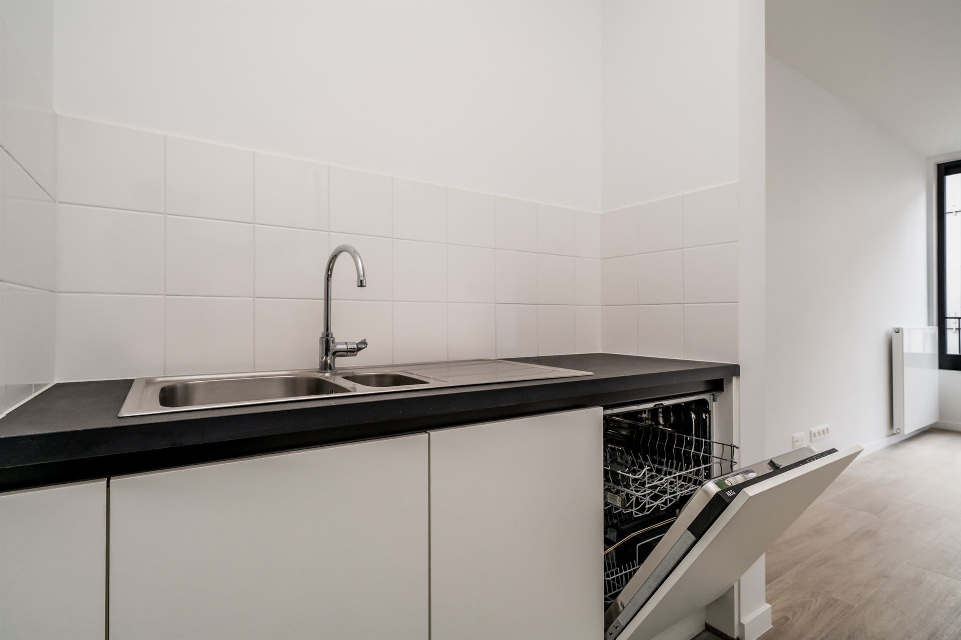 Vlakbij de Tour & Taxis site, prachtig nieuw duplex met 2 slaapkamers en terrassen ! - foto 5