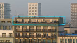 Exclusieve penthouse met waterzicht, luxe afwerking en XXL-terrassenDeze uitzonderlijke penthouse bevindt zich op een toplocatie in Antwerpen, waar...