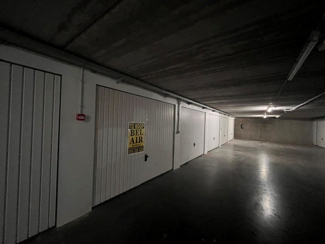 Gesloten garagebox. Gemakkelijk in te rijden. - foto 4