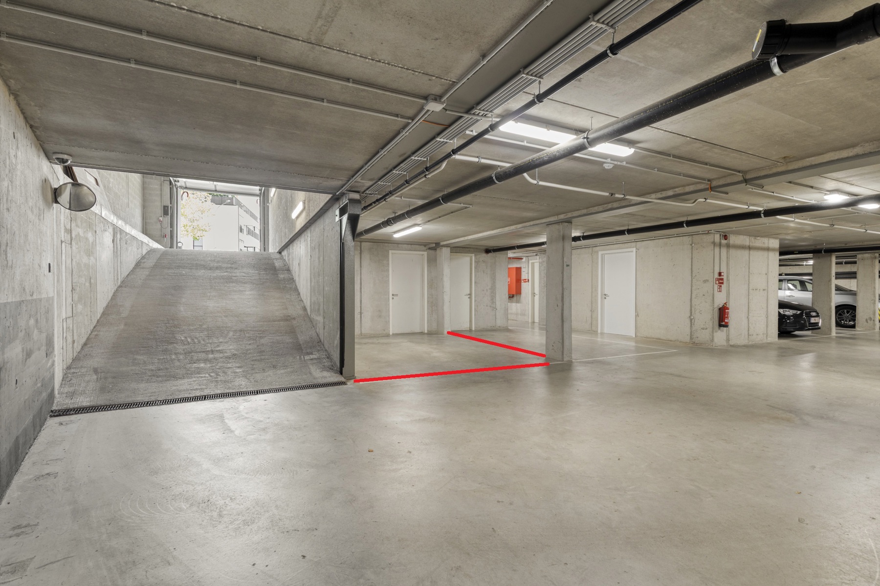 Super gelegen kantoorruimte met ruime parking - foto 4