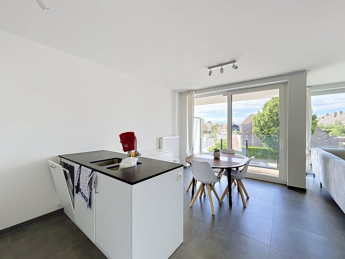 Apartment for rent with 2 bedrooms in Sint-Andries - photo 4