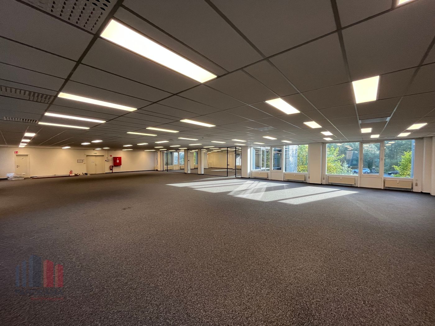 Lichtrijke kantoorruimte van 738 m² nabij de E40 te Zwijnaarde - foto 4
