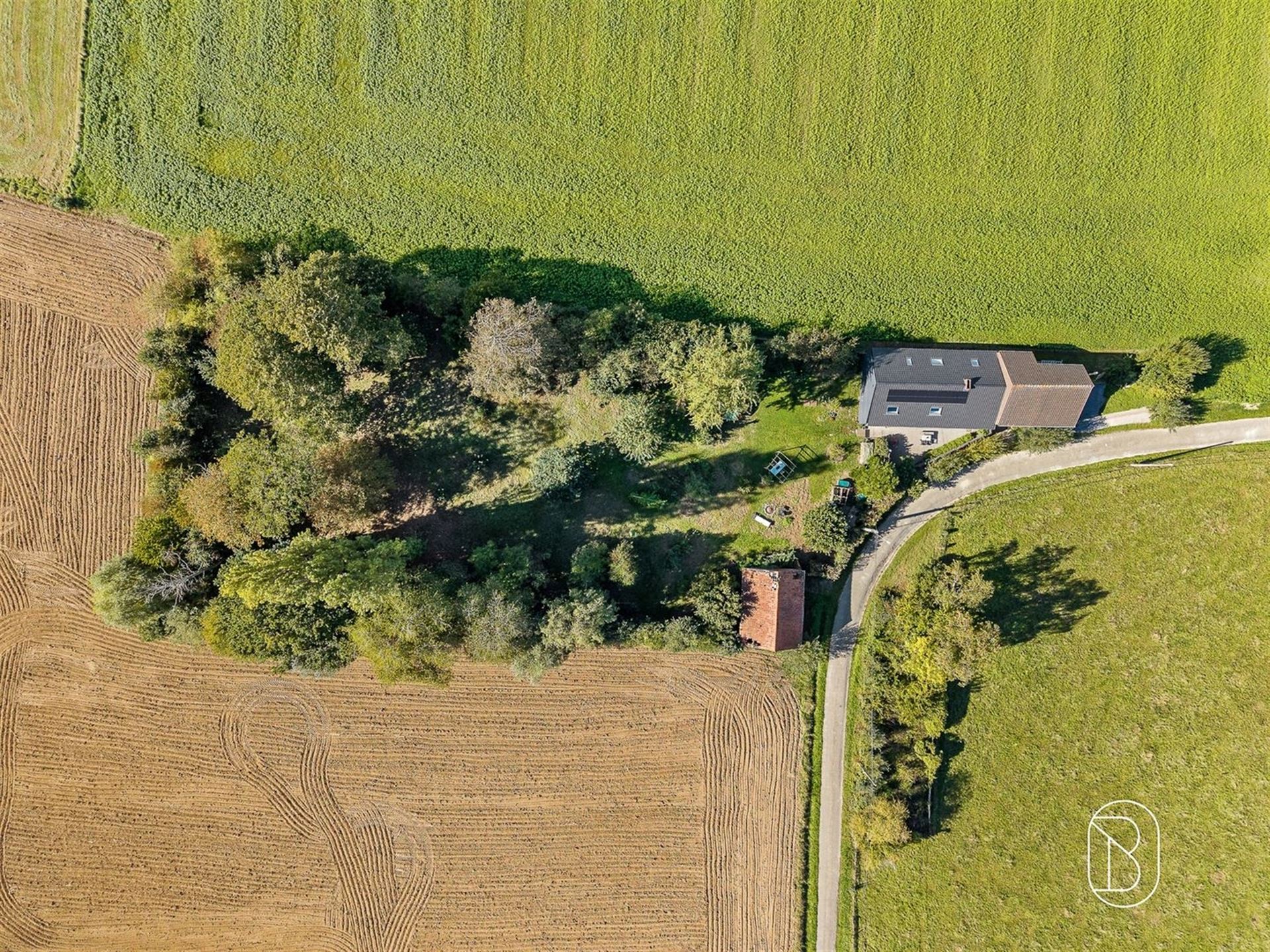 CHARMING, RENOVATED FARMHOUSE - photo 4