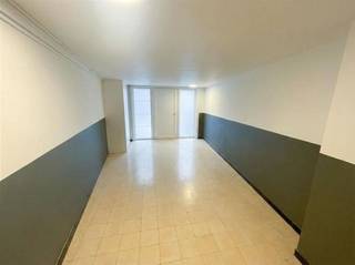 Te huur: goed gelegen woning in het centrum van Wevelgem. Deze centraal gelegen bel-etage woning biedt een comfortabel woongedeelte met een...