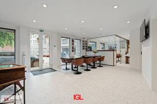 Immo Groot Leeuw vous propose cette propriété commerciale dans le centre de Sint-Pieters-Leeuw. L'immeuble commercial est divisé en un atelier de...