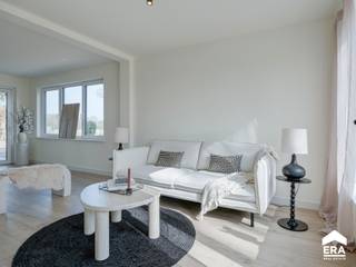 Volledig gerenoveerde woning op een groene locatie met een prachtig zicht over de velden. In 2025 en 2026 is de woning gestript en volledig...