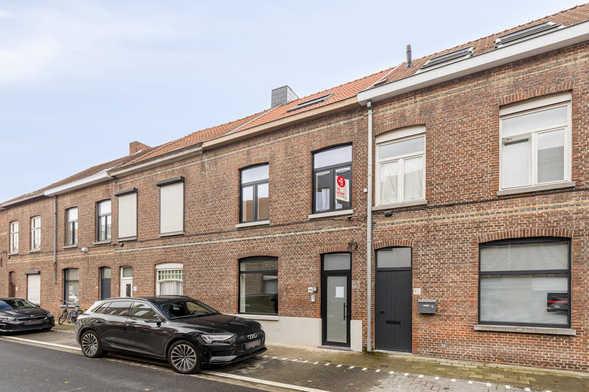 Maison rénovée de 3 chambres à Assebroek - photo 1