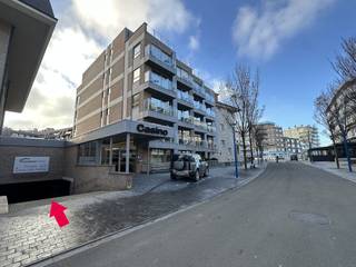 In the “Coxy 2000” garage complex, we find this easily driveable garage box for sale. The garage (2.98m x 5.37m) is located in the center...