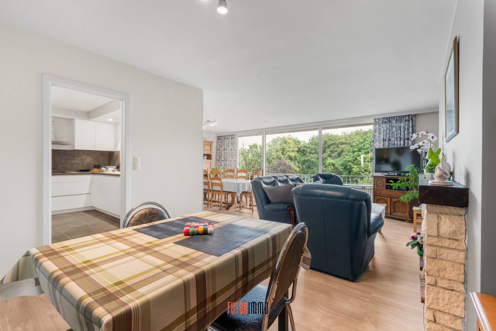 Ruim, lichtrijk &amp; instapklaar appartement te Sint-Michiels - foto 4