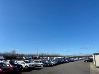 Parking spacieux de 20.000 m² à louer, situé à un excellent emplacement stratégique le long de l'A12 à Wilrijk. L'espace de stationnement est situé...