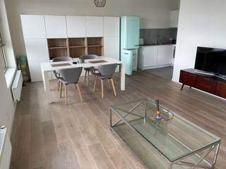 gelegen in de torens van de westkaai op de 12 de verdieping met zicht op De Schelde en haven appartement van 83 m² met 2 slaapkamers inkom met...