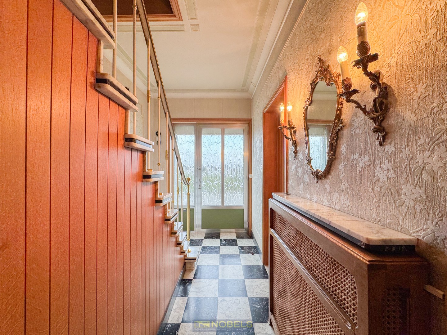 Te koop, Landelijke halfopen bebouwing met ruim woonvolume nabij het centrum van Zottegem! - foto 4