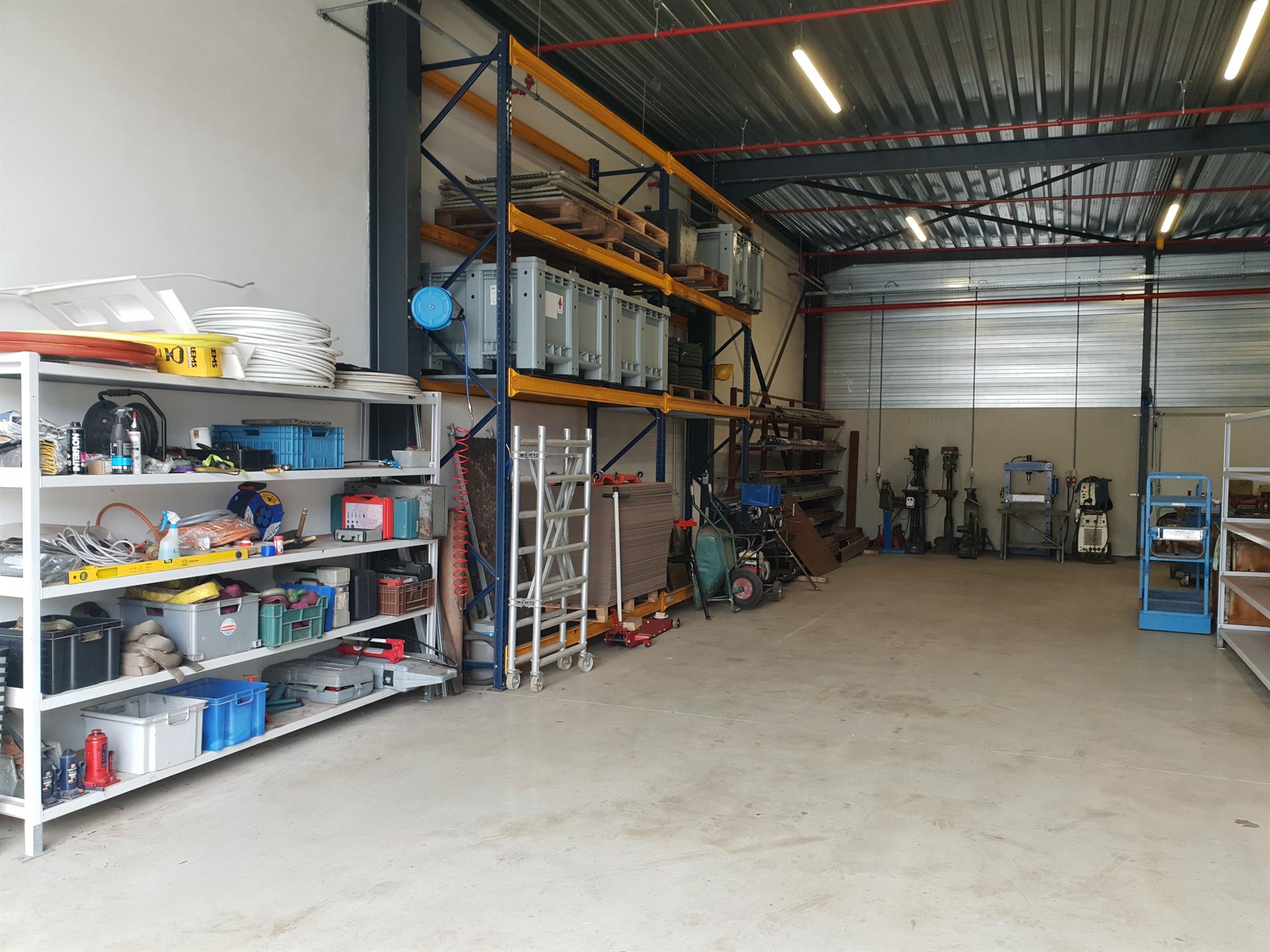 BEDRIJFSHAL  - UNIT 14 -  200 m²  - foto 5