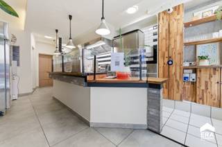 TE KOOP: ruime woning in het hart van Roeselare, op wandelafstand van het treinstation, scholen en openbaar vervoer.Deze gerenoveerde woning (EPC B,...