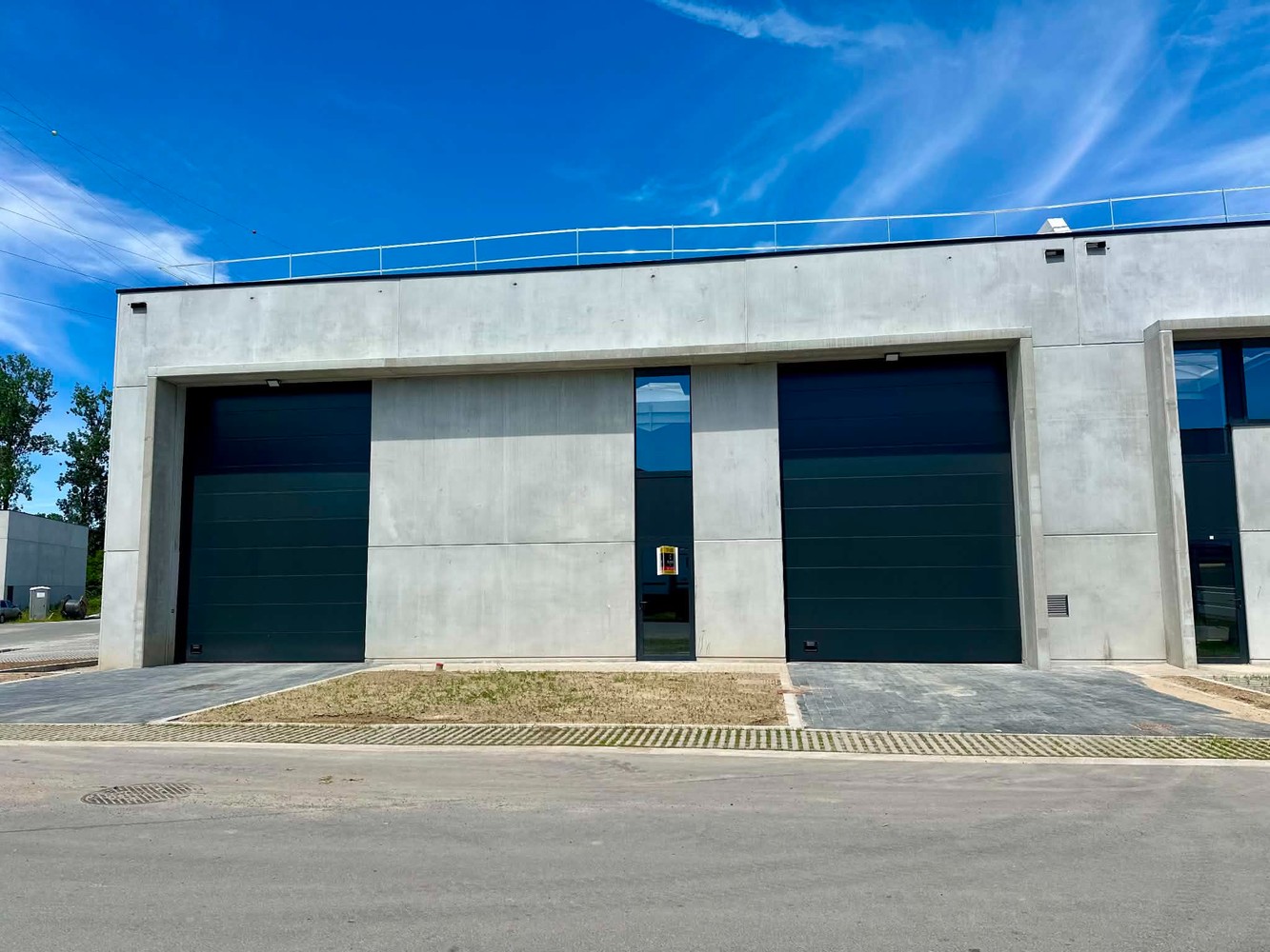 Nieuwbouw KMO-unit van 205 m² met 2 parkeerplaatsen nabij E40 te Aalst-Denderleeuw - foto 2