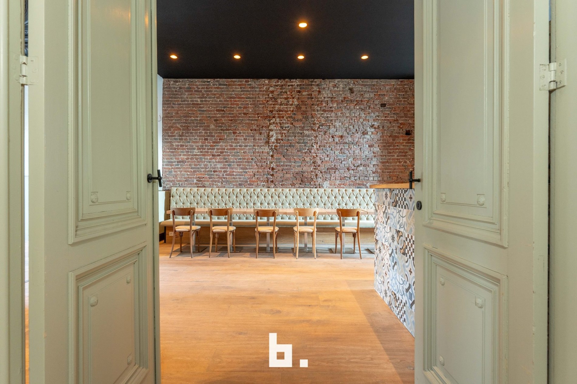 Exclusief neoclassicistisch herenhuis in hartje Roeselare - foto 2