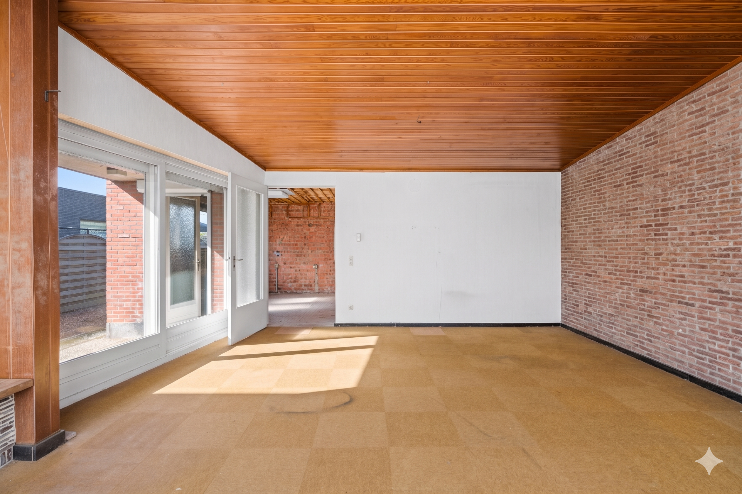 Karakteristieke, lichtrijke bungalow op groot perceel - foto 4