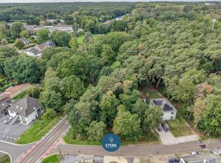 BOUWGROND VAN 10A 63CA VOOR OPEN BEBOUWING TE LANAKEN !<br /><br />We vinden deze open bouwgrond van 10a 63ca terug te Lanaken.<br /><br />Voor meer informatie, neem zeker een kijkje op onze website via de volgende link: <br />https://www.sterkvastgoedmakelaars.be/detail/te-koop-grond-lanaken/7678859?dosearch=True&flowstatus=ForSale,ForSaleReserved,ForSaleWithBid,ToCompleteForSale,SoldUnderReserve,Sold&pageindex=1&pagesize=12&searchpage=ForSale&sortdirection=DESC&sortfield=pub_flowstatus&transactiontype=Sale