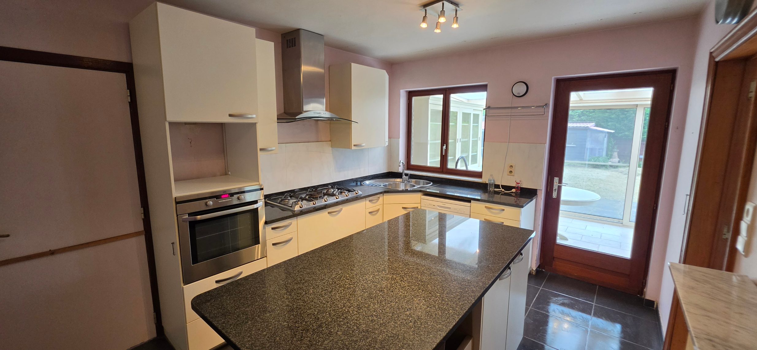 Huis te koop in Hove met 4 slaapkamers - foto 4