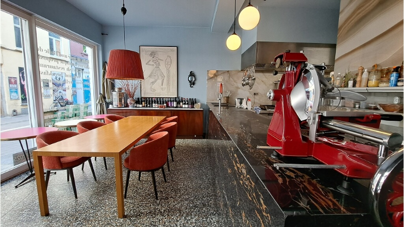 Uniek Horecapand met Restaurant, Woonst en B&amp;B  te koop in Oostende - foto 5