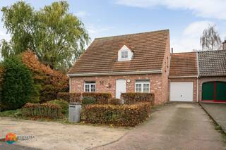 Op een uitstekende locatie, in een doodlopende straat te Heist-op-den-Berg, bevindt zich deze instapklare woning met 3 slaapkamers en tuin. De...