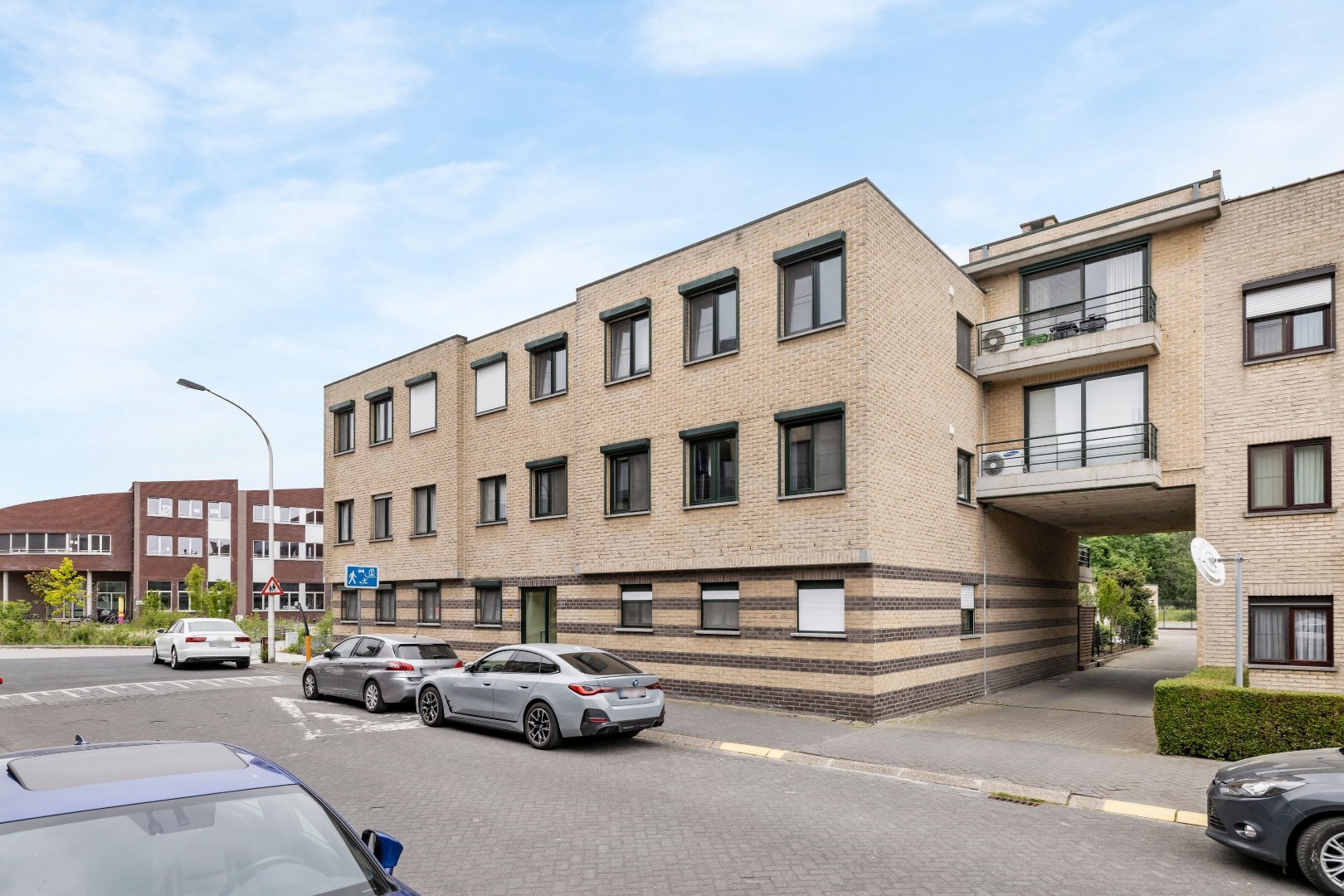 Ruim, instapklaar appartement met 3 slaapkamers - foto 1