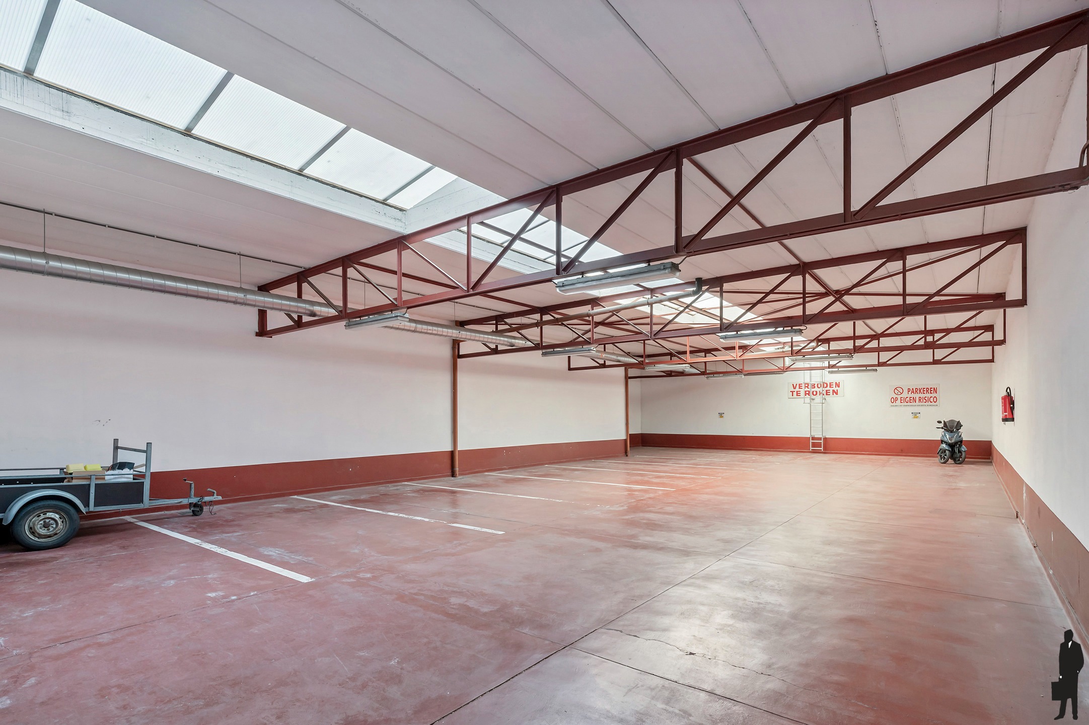 Goed onderhouden dokterspraktijk met 3 studio’s en 14 staanplaatsen - foto 3