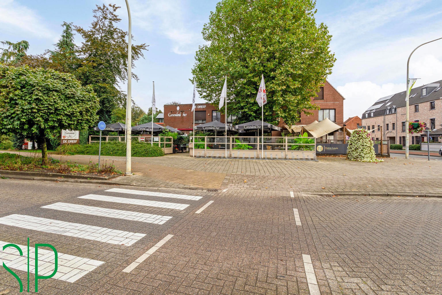 Opbrengsteigendom met 2 handelspanden en 2 appartementen. - foto 4